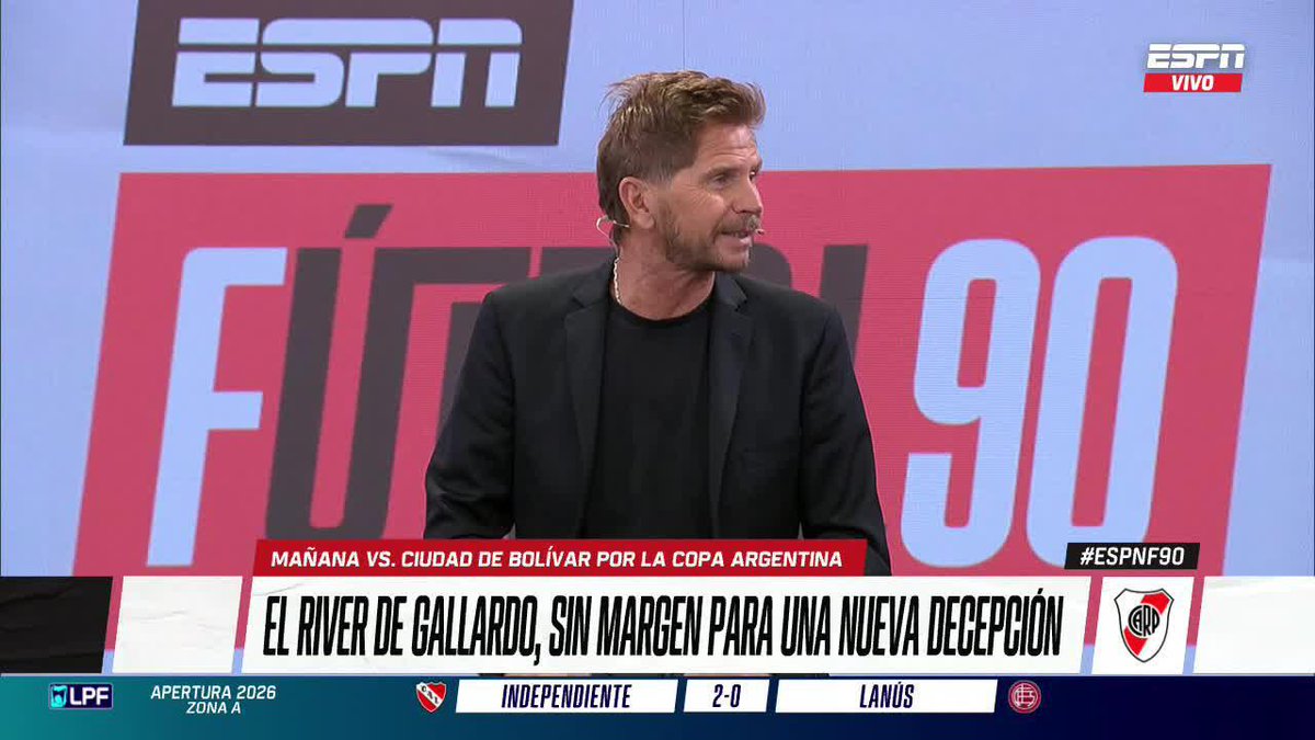 📺 ¿UN JUGADOR DEL ARSENAL? "¡LATORRE!" 🤣 ¡Imperdible momento de Oscar ante la pregunta del Pollo! ¿Qué tal, Diego Latorre? ▶️ Mirá #ESPNF90 en el Plan Premium de #DisneyPlus