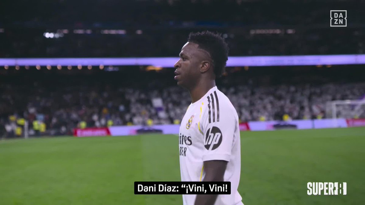 El momento en el que Vinicius y Dani Díaz intercambiaron sus camisetas 🤝🏻 #Super8