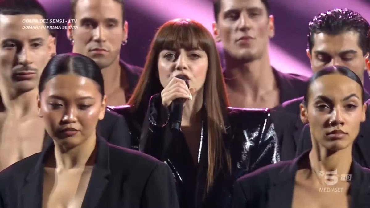 Sinceramente? Non avremmo potuto iniziare meglio 👑❤️🔥 #Taratata