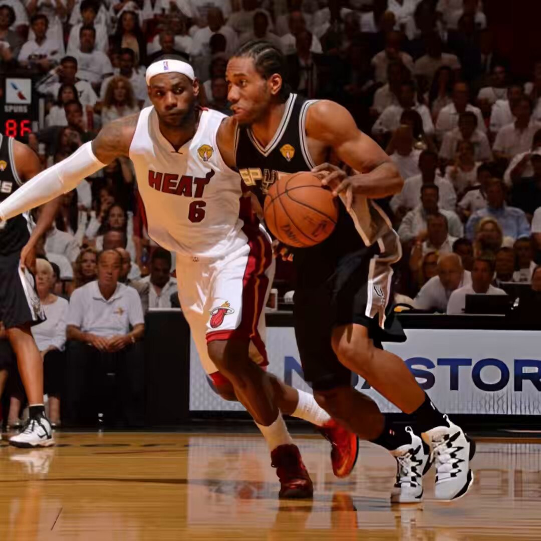 Kawhi Leonard led the Spurs with 29 points in an NBA Finals Game 3 win against the Heat! (2014) 29 PTS 4 REB 2 AST 2 STL 77% FG (10/13) 86% FT (6/7)