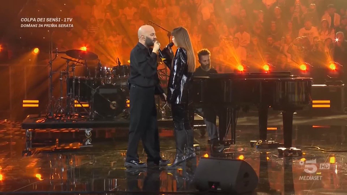 Ma questo duetto è arte, poesia, cinema, potenza unica 🥹🔥 #Taratata