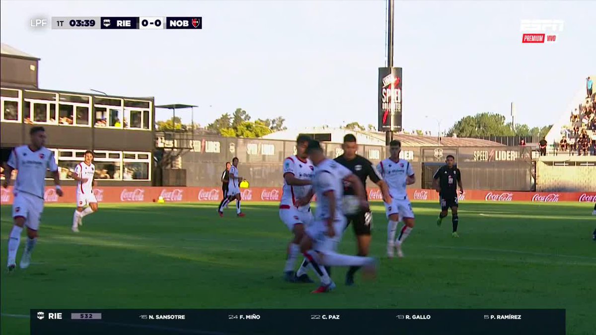 Recién arranca el partido y ya hay una polémica. ¿Era penal para Riestra? 📺 ESPN Premium | Suscribite al Pack Fútbol en