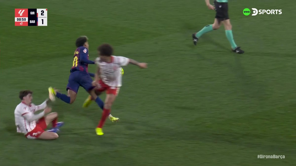 Final muy caliente entre Girona y Barcelona, al punto que Lamine Yamal recibió DOBLE PATADA INCREÍBLE.