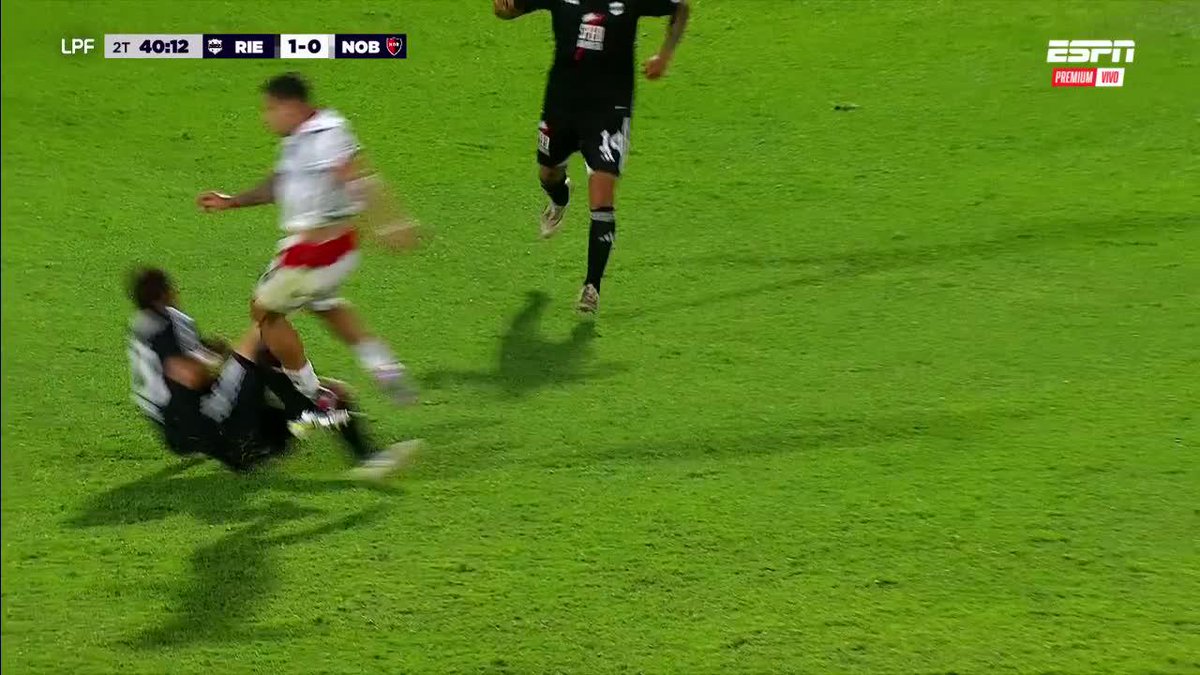 🇦🇷 EL PENAL QUE LE DIERON A NEWELL’S ANTE DEPORTIVO RIESTRA. ⁉️ ¿OPINIONES?