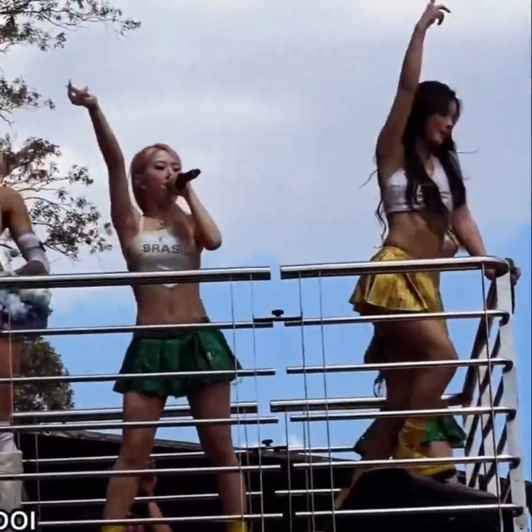 what’s in Brazil’s air that changed Sullyoon? last time I knew, she was scared of heights, but today she was climbing up the speaker like that 😭
