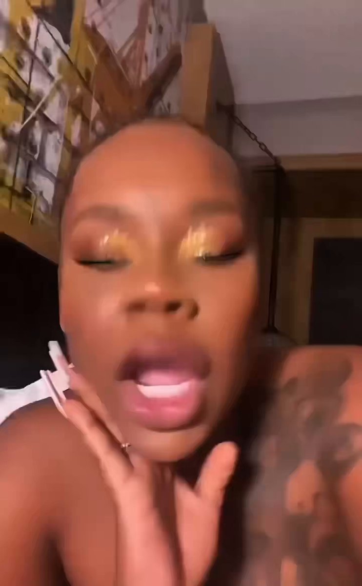Remember that time Suki broke off a tooth when she was eating on some crab legs 😂🤣