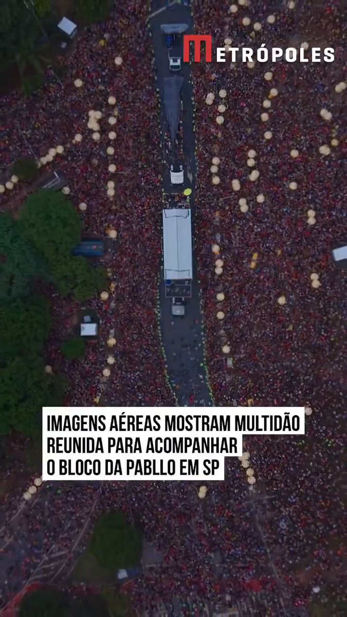 aerial zoom out shot of the crowd at Bloco da Pabllo during NMIXX’s performance... I'm so proud at them performing in front of 2 million people 🥹