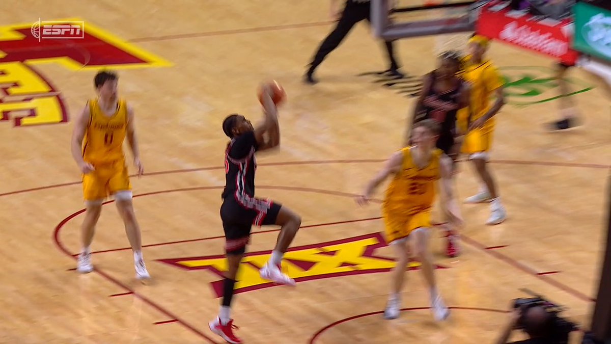 MERCY MILLER GETS UP FOR THE SLAM! 😤