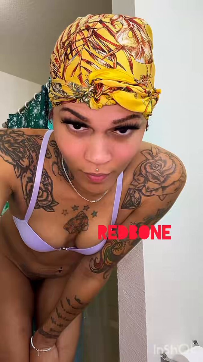 Am I the only one get caught up in the music when you fina shower 🚿 Lil dirty wh0re 😝 Onlyfans tune in 👁️ Just because I miss yall 😘