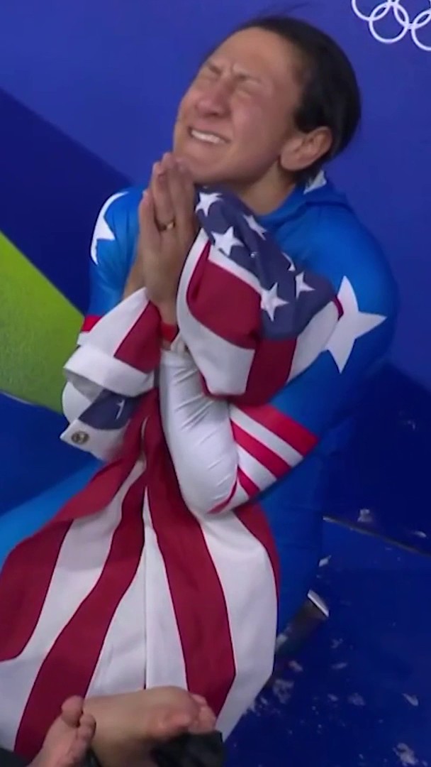 A tak swój pierwszy złoty medal olimpijski zdobyty w wieku 41 lat świętowała z dwójką synów Elana Meyers Taylor. Amerykanka zdobyła swój szósty olimpijski krążek, ale pierwszy złoty. #MilanoCortina2026