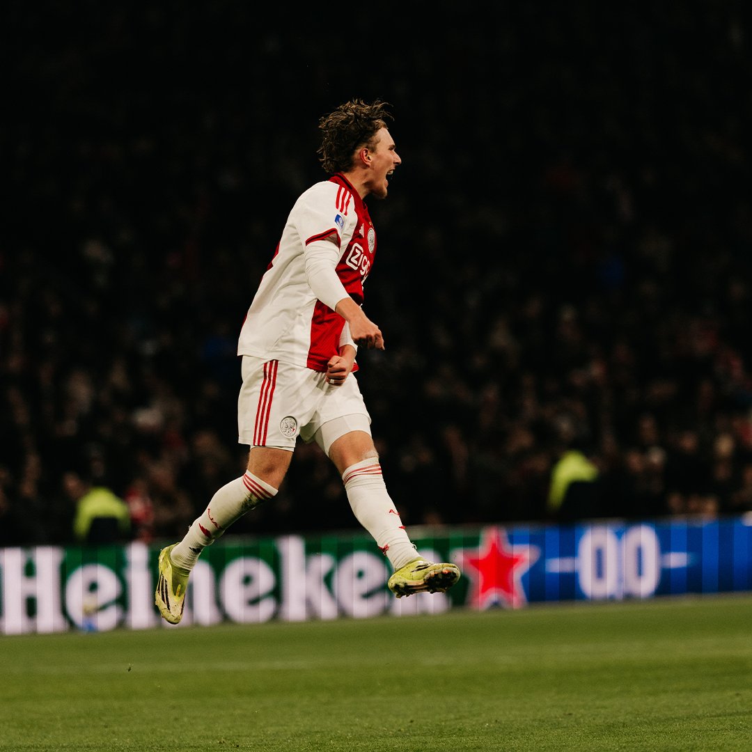 🔴⚪️ In Ajax's 4-1 win over Fortuna Sittard, EVERY goalscorer was aged 20 or younger! 💎 Goalscorers: Jorthy Mokio (17🇧🇪), Rayane Bounida (19🇧🇪), Mika Godts (20🇧🇪).