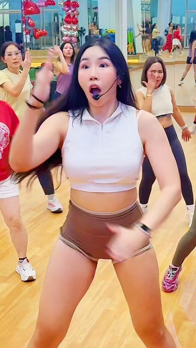 Sexy Love … #kpopxfitness 🥰👈🏻 😍🏃🏻‍♀️‍➡️ 𝗗𝗮𝗻𝗰𝗲 𝘄𝗶𝘁𝗵 𝗝𝗜𝗡𝗝𝗜𝗡 (𝗛𝗘𝗘𝗝𝗜𝗡) 𝗮𝘁 Ryoshin Studio - Ryoshin Studio 👉🏻 on SUNDAY 5.00 pm - 7.00 pm #ryoshinstudio #dance #danceexercise #exercisedance #dancewithheejin #dancewithjinjin