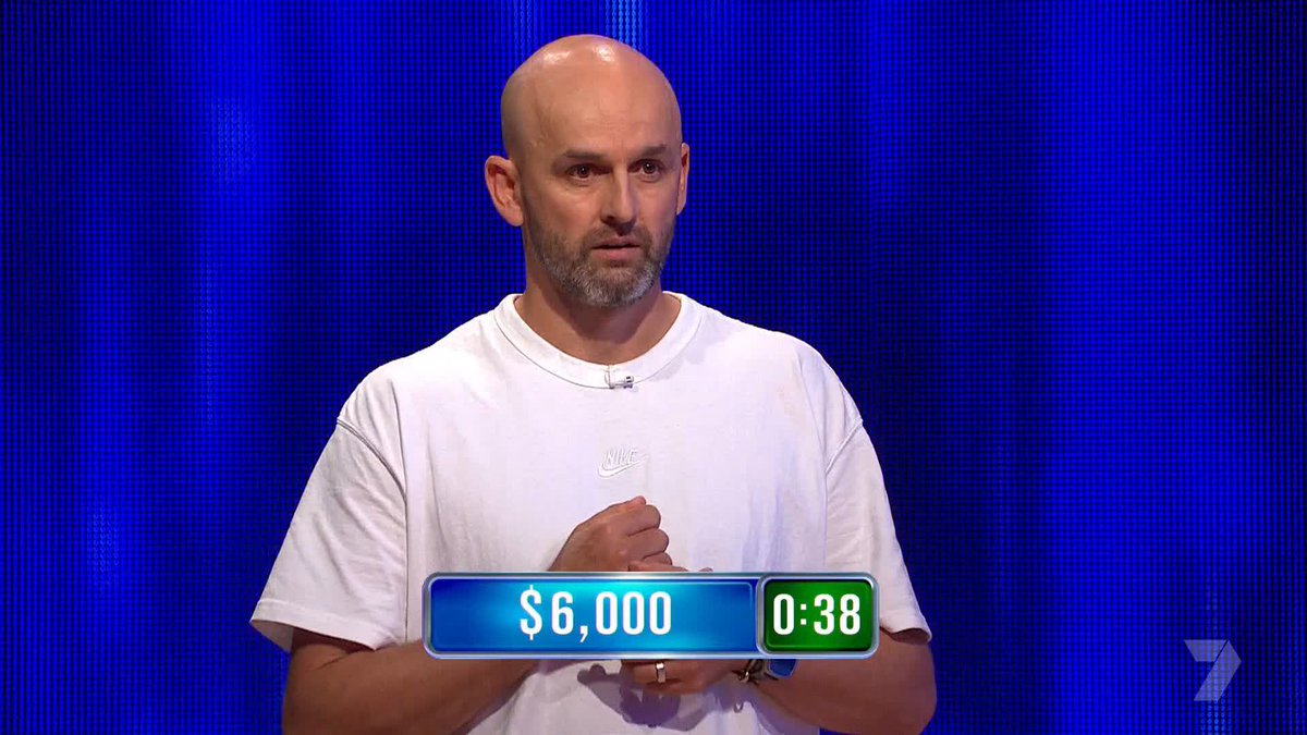 .Nathan Lyon was locked in on The Chase 😤