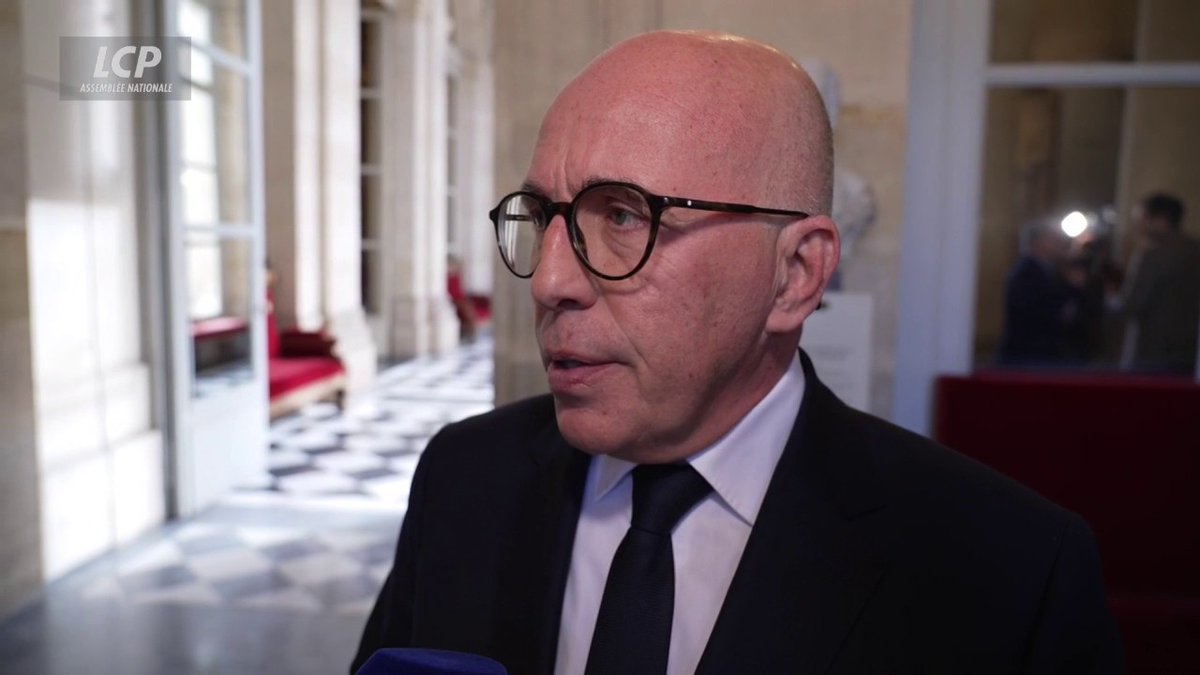 Mort de Quentin à Lyon : Eric Ciotti salue la tenue d'une minute de silence à l'Assemblée, appelant les élus à exprimer leur "indignation face à ce crime d'une violence inouïe". Les auteurs de cet "acte terrifiant" doivent être sanctionnés "comme des terroristes", dit-il. #DirectAN