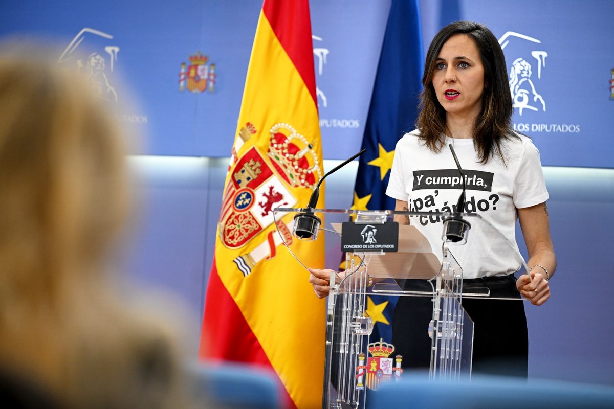El Gobierno veta nuestra ley para nacionalizar Repsol, principal empresa del oligopolio eléctrico que se enriquece a costa de la ciudadanía. Desde Podemos seguiremos peleando para acabar con el oligopolio eléctrico y quienes destruyen nuestro planeta. 🎥 Ione Belarra