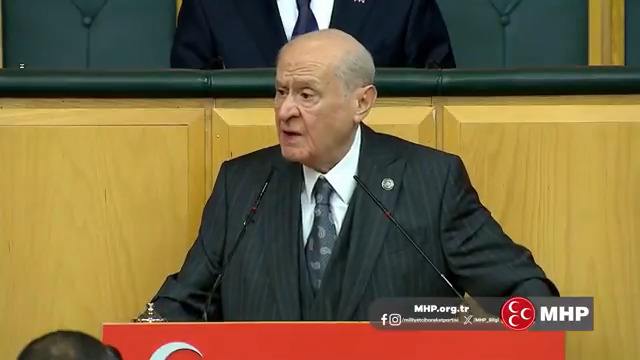 Başbuğ olup önümüze düşen, şehit olup gönlümüze düşen, taş duvarları medreseyle dönüştüren kahramanlar bugünümüzün asıl mimarlarıdır.