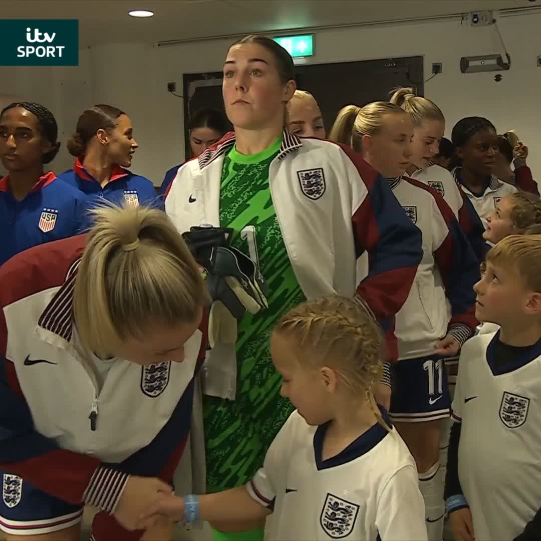 🚨 Wholesome content alert! Leah Williamson is back in the England squad after returning from injury @lionesses | #ITVFootball