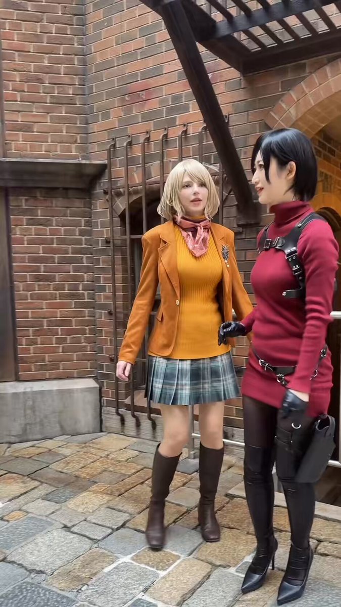 アシュリーが手を繋いでくれて耐えられないエイダ #REBHFun
