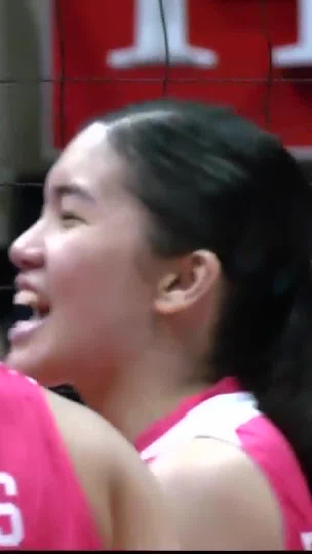 JIAMAZING MOVES ✨ Jia De Guzman begins to chip in on offense with a 1-2 play, a solo block, and a smart push for the Creamline Cool Smashers against the ZUS Coffee Thunderbelles in Set 3 of their 2026 PVL All-Filipino Conference clash. #PVL2026 #TheHeartofVolleyball