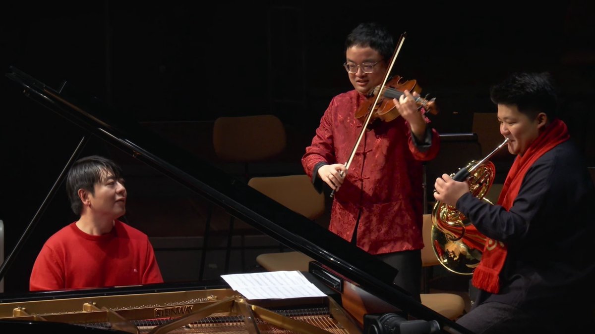 🐎 Happy Year of the Horse! Enjoy a burst of fire and speed from pianist Lang Lang, solo violist Diyang Mei and principal horn Yun Zeng as they perform Huang Haihuai’s “Sai Ma”. Can you hear the galloping rhythm of the horses? Wishing all of you a successful and joyful year ahead! 🎊