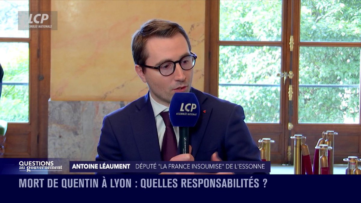 Hommage de l'Assemblée nationale à Quentin Deranque : "Ce moment de recueillement est important (...) il faut montrer de la solidarité, car personne dans notre pays ne devrait mourir pour ses idées à l'âge de 23 ans", estime Antoine Léaument 🇫🇷. #QAG #DirectAN