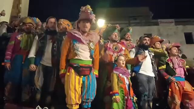 Lo bueno que tienes que ser para que hayas sacado 4 comparsas y ya haya coplas tan icónicas, como la presentación de 'La alegría de Cádiz', que otros grupos están deseando cantar junto a tu comparsa. Eres un fenómeno, Manuel Cornejo. PD: mi cara lo dice todo 😍😍