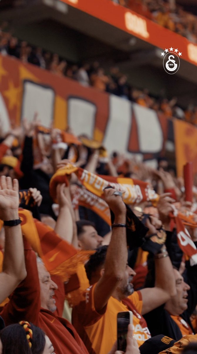 🗣️ Büyük Galatasaray Taraftarı! 🦁 Skor ne olursa olsun 90 dakika boyunca göstereceğiniz müthiş destekle, bir kez daha dünyanın en iyisi olduğunuzu gösterme vakti. 🙌 #GSvJUVE #UCL