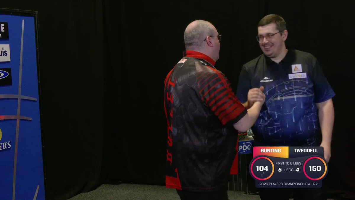 BUNTING TOPPLES TWEDDELL! Monday's runner-up Stephen Bunting continues his impressive form in Wigan, averaging over 99 to defy a spirited fightback from Jack Tweddell! 📺 #PC4