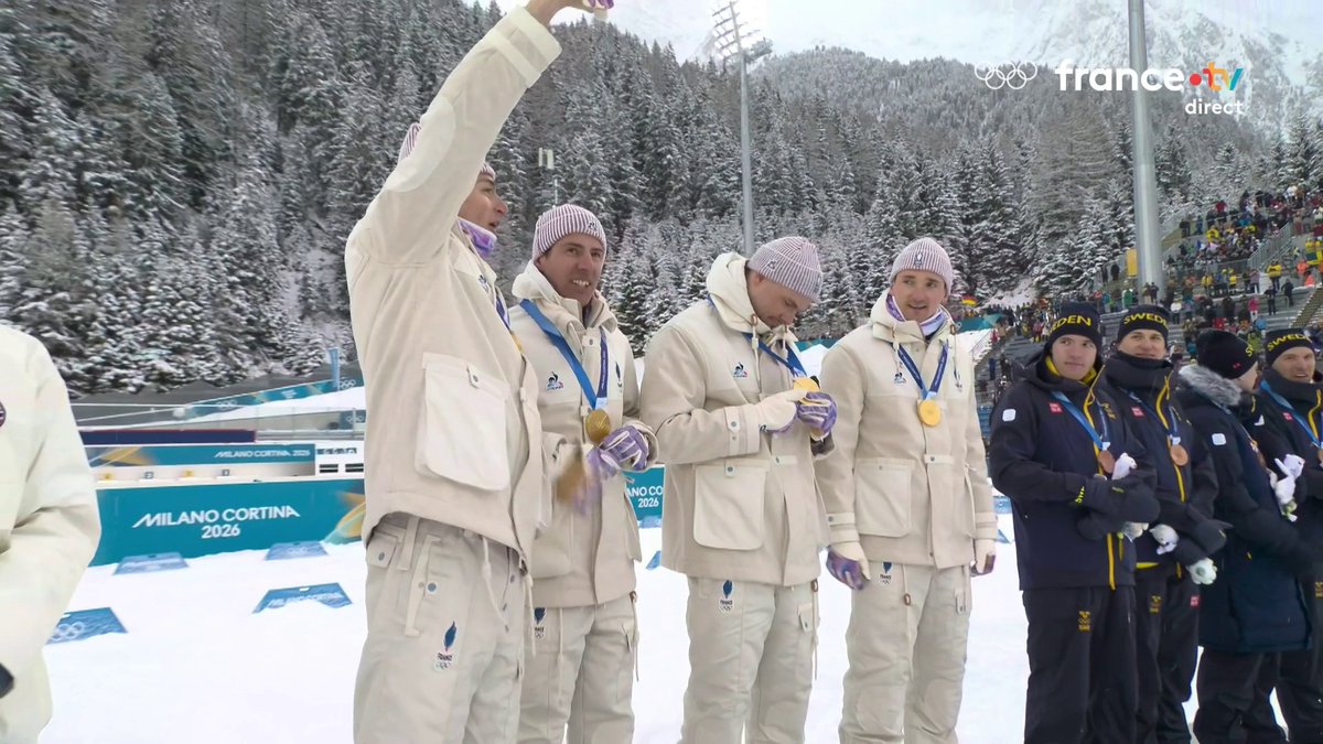 Rien de plus beau que l’homme qui a élevé le #biathlon français remette cette médaille à sa descendance 🥹🥲 Quelle image #MilanoCortina2026