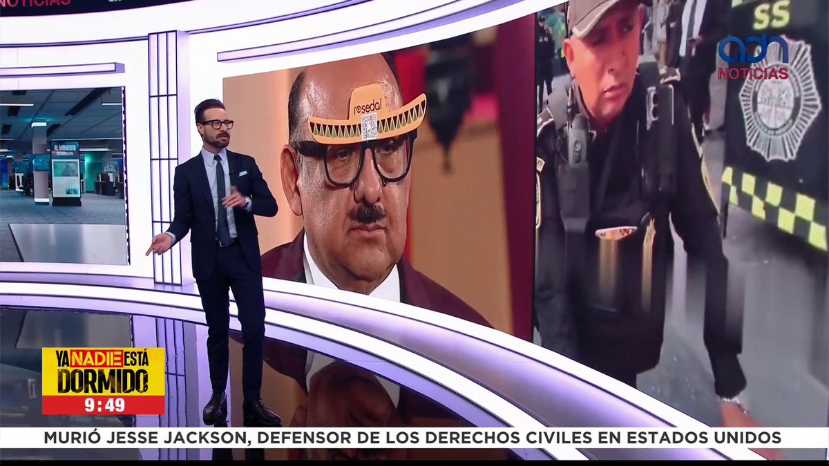 "¿USTED NO SABE QUIÉN SOY YO?" 🤦♂️ El ridículo Lord Molécula, protagonizó un momento vergonzoso al intentar aplicar el "charolazo" para evitar una infracción de tránsito 😳 El momento fue un total caos y solo quedó humillado...