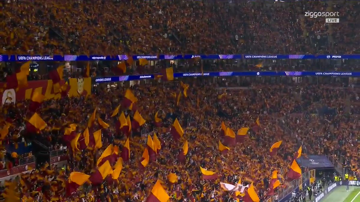 'Geloof me, die zaten er echt al vanmiddag.' ๐ซก Wesley Sneijder over de geweldige Galatasaray-fans en het voordeel van de thuisploeg ๐ช #ZiggoSport #UCL #GALJUV