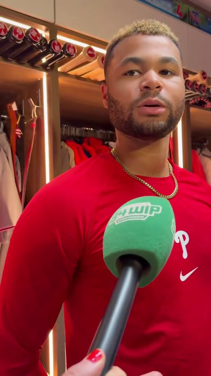 Justin Crawford on what he will bring to the Phillies in 2026: "Being a scrapper, kind of being a tough out. Going up there, seeing pitches, being aggressive on the bases and really just bringing my speed to the table." 💨 (via Devan Kaney)
