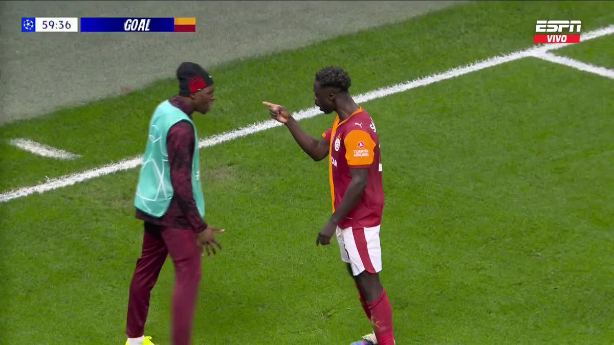 🇨🇴 GOOOL de Dávinson Sánchez. El colombiano marcó el 3-2 de #Galatasaray ante #Juventus, al 60’
