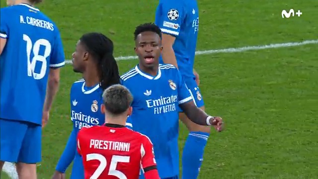 Se detiene el Benfica - Real Madrid por protocolo de racismo. Vinicius le ha trasladado al árbitro ataques verbales por parte de Prestianni. #UCL #LaCasaDelFútbol