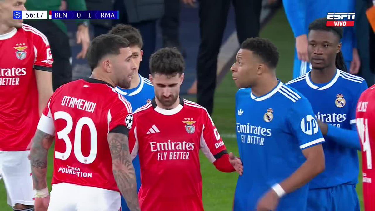 OTAMENDI VS. MBAPPÉ. ¡Se cruzaron en pleno incidente con Vinícius! 📺 Toda la #UCL por #DisneyPlus Plan Premium