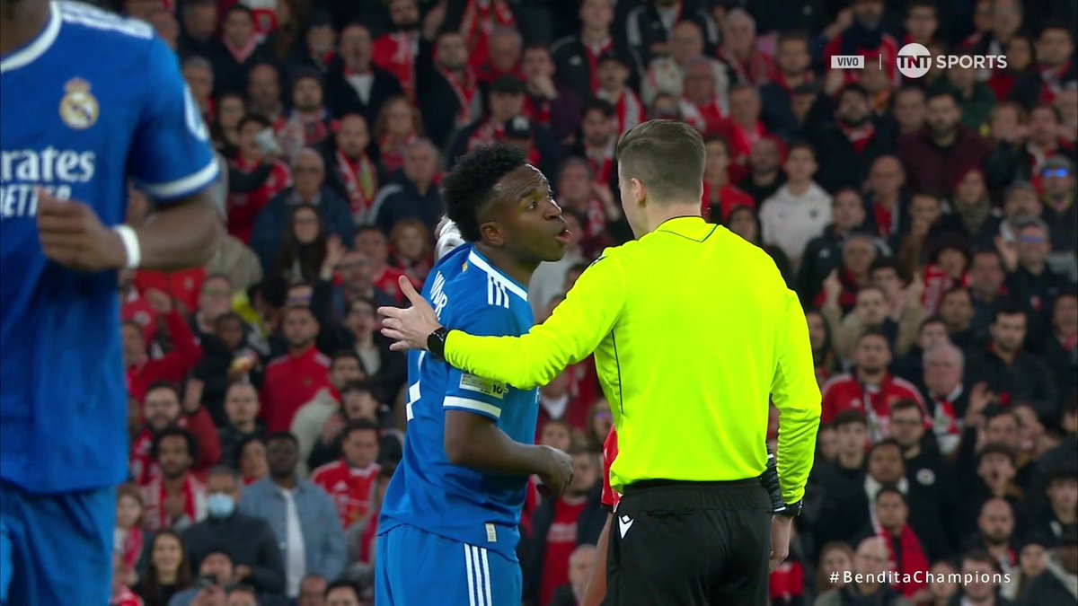 La acusación que hizo Vinícius sobre lo que dijo Prestianni, quien no fue sancionado. ❌ 🇵🇹 SL Benfica 0-1 Real Madrid C.F. 🇪🇸 📲 HBO Max Latinoamérica: 📺 TNT™ América Latina #TNTSportsEnHBOMax | #BenditaChampions