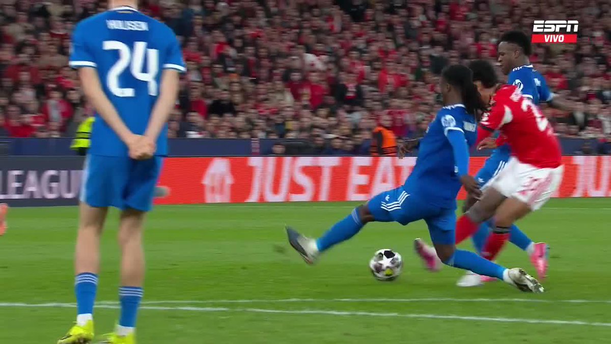 🚨🇵🇹 TODO BENFICA RECLAMÓ EXPULSIÓN A VINICIUS, QUE ESTÁ AMONESTADO, POR ESTA ACCIÓN SOBRE RICHARD RÍOS.