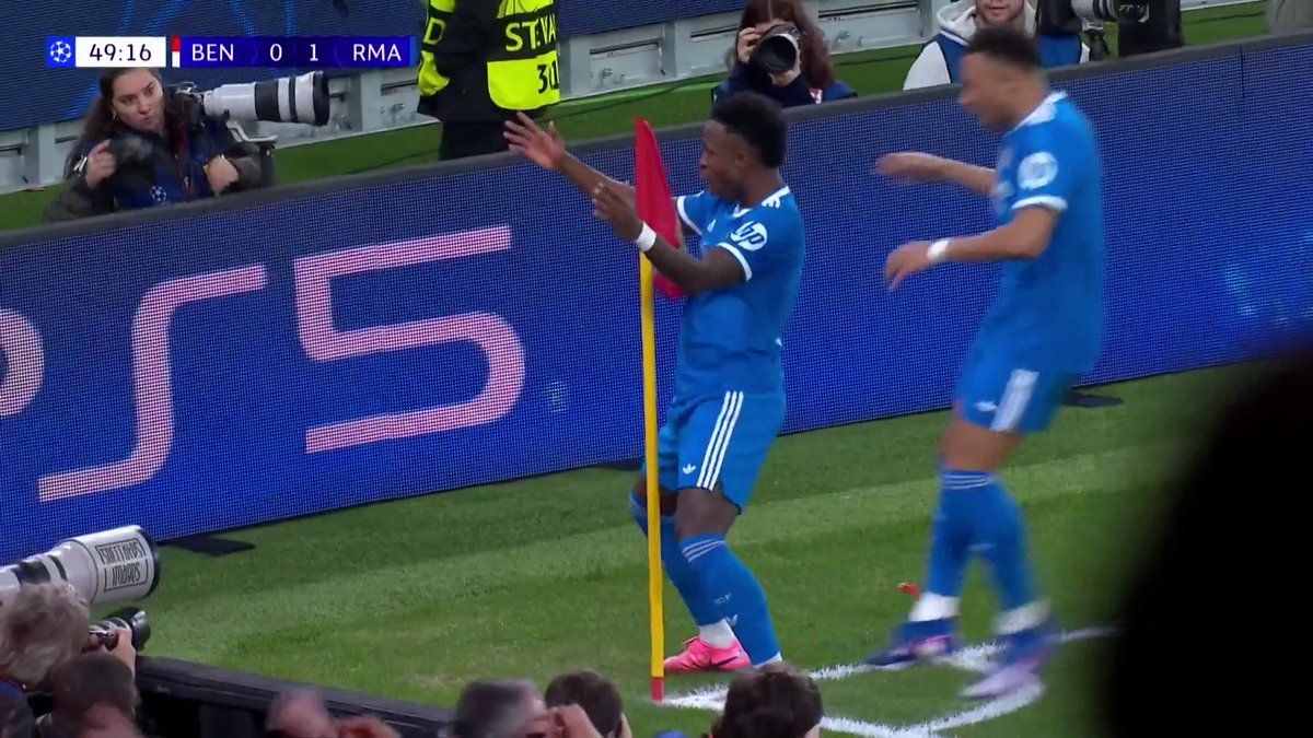 Take a bow, Vinícius Júnior 💫 A moment of brilliance 🚀