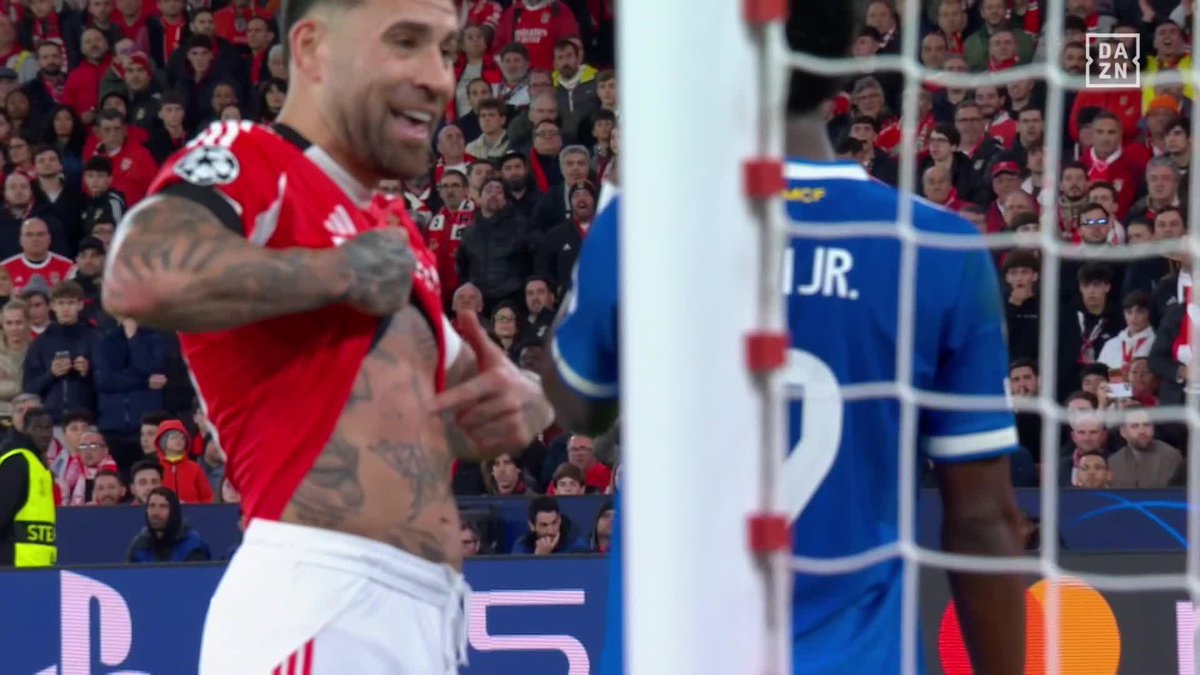 Uma tatuagem vale mais que mil palavras 😅 #DAZNChampions