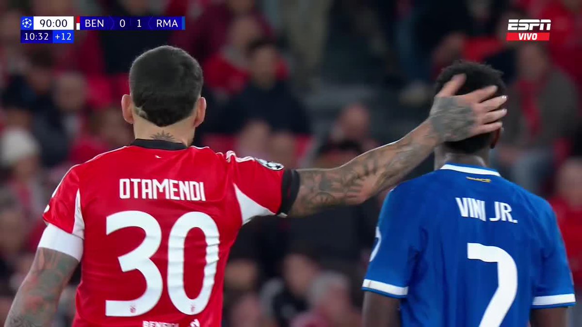 ¿QUEDÓ TODO BIEN? ¡Risas entre Otamendi y Vinícius! 📺 Toda la #UCL por #DisneyPlus Plan Premium