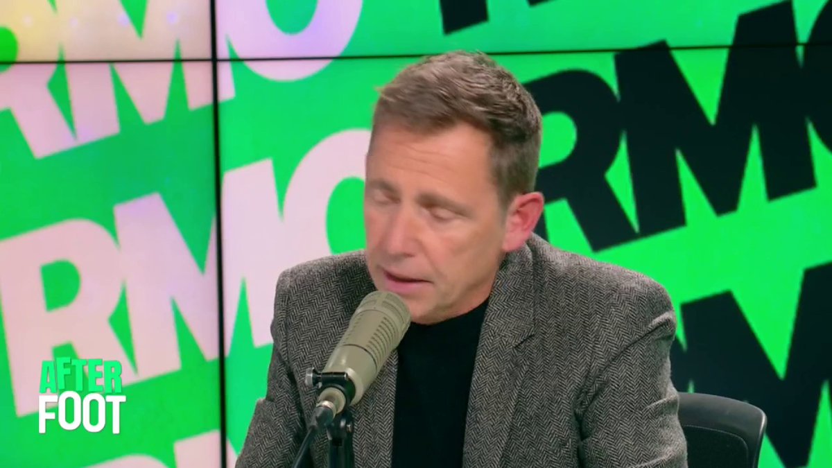 Daniel Riolo : "La célébration de Désiré Doué est inappropriée. C'est un peu comme s'il disait à Dembélé de se taire." Manu Petit : "Je préfère voir ça, un joueur touché dans son orgueil et qui sort juste après une telle prestation."
