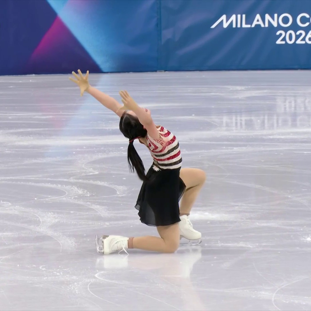 Un concentré de douceur pour vous souhaiter une belle nuit : 𝐀𝐦𝐢 𝐍𝐚𝐤𝐚𝐢, 17 ans et déjà étincelante sur la glace olympique 😍