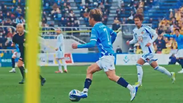 試合前のロッカー内の熱や緊張感などチームの裏側にフォーカスしリアルな世界をお届けしている「HAMABLUE FILM」。 ベガルタ仙台戦の #HAMABLUEFILM は今夜20時公開です。 #yokohamafc #横浜FC #横浜FC仙台