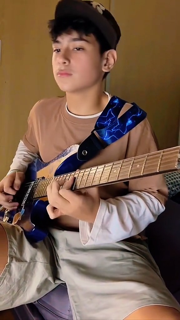 VISUAL + TALENT?! 😍 Patuloy na suportahan si #HeathJornales sa kanyang #GMAPBBCollab journey! ✨ 🎥: Heath Jornales via Tiktok