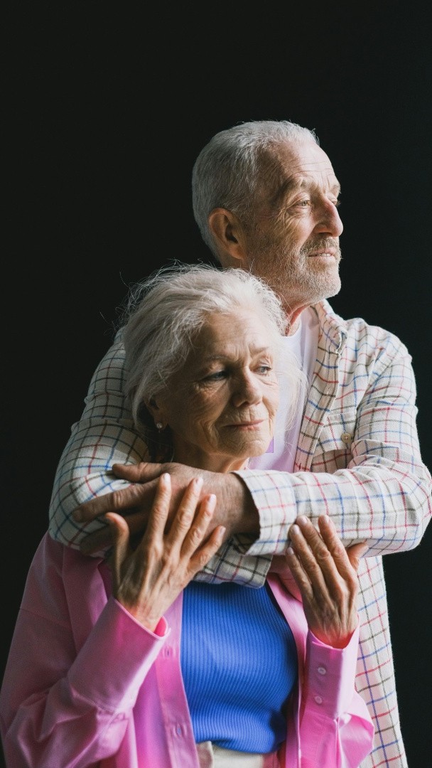 Vieillissement de la population : la France en plein déni 👵👴 D'ici 2030, il y aura 6 millions de personnes de plus de 75 ans en France. Les problématiques de soins et de dépendances vont exploser. 💬 Olivier Wigniolle , président exécutif de Domitys
