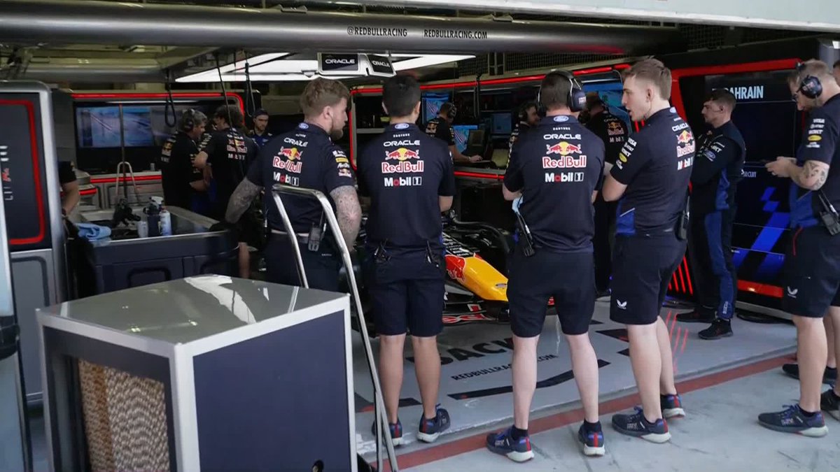 Craig Slater gives an update on the second session of Bahrain testing with Leclerc currently fastest on the timesheets 🗣️