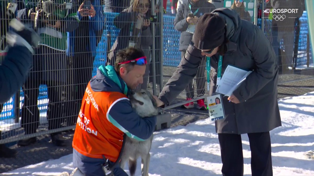 "Det här är ju så klart en skandal!" 🎙 En hund springer löst på målsträckan i stafettsprinten 🐕 📲 Streama hela OS i Milano Cortina 2026 på HBO Max och se det bästa på Eurosport 1.