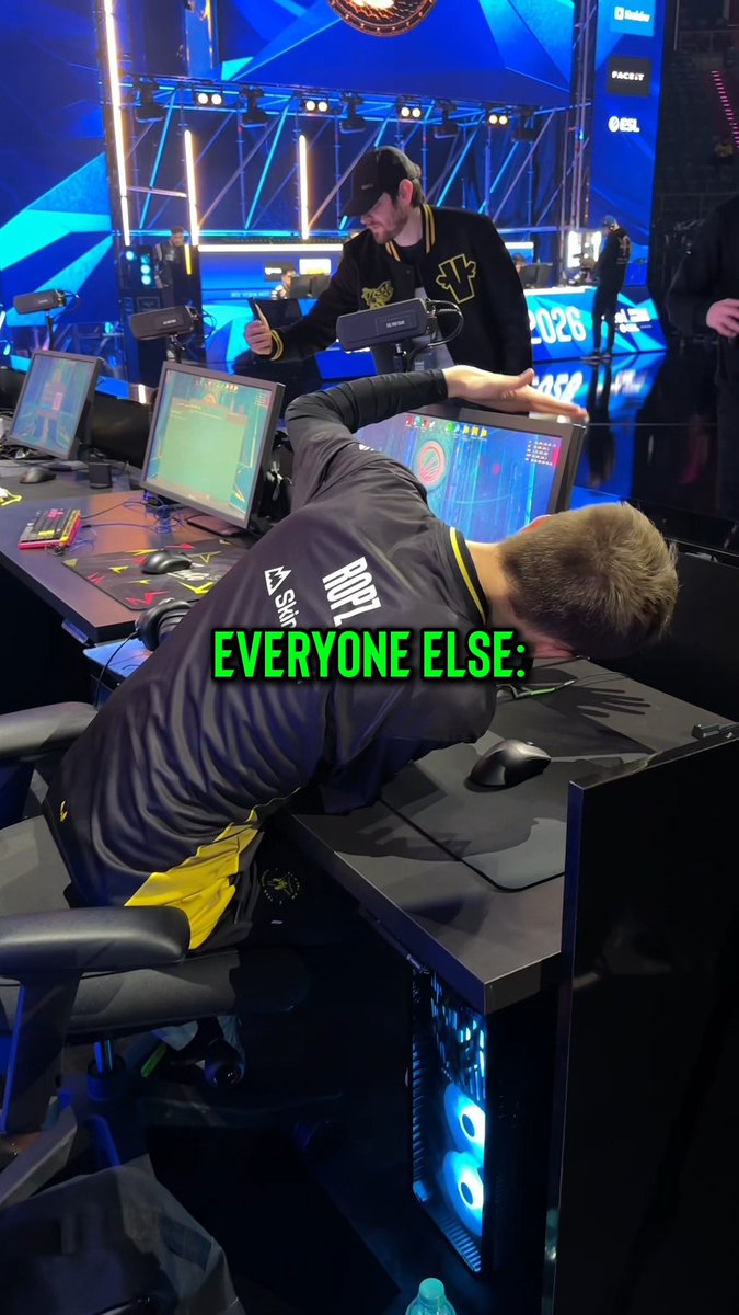 bro warms up by reading hate comments on HLTV 🤣 Sasha