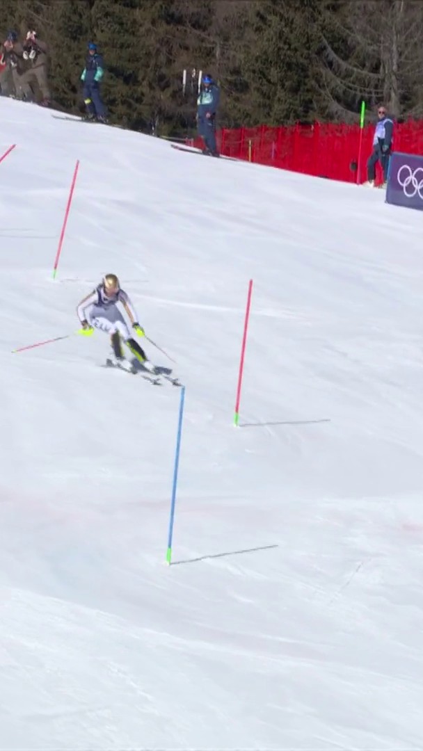 Une petite frayeur à mi-parcours mais Mikaela Shiffrin survole sa première manche ! Suivez les Jeux en intégralité sur Eurosport et HBO Max FR