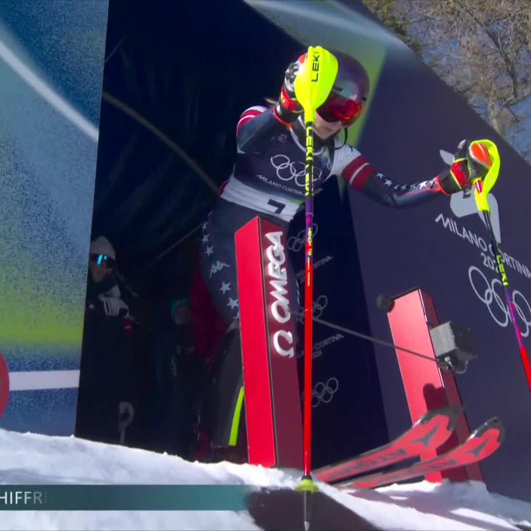 Mikaela Shiffrin has a DOMINANT first run in the women's slalom!
